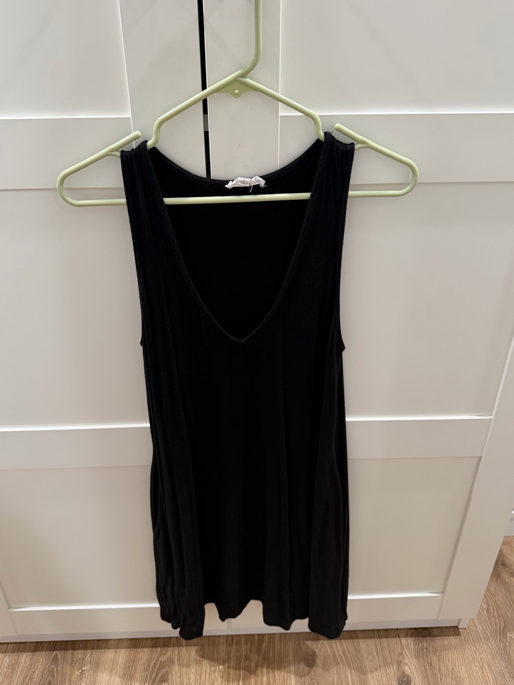 Socialite. Black V-Neck Sleeveless Women's Dress. Size Small.